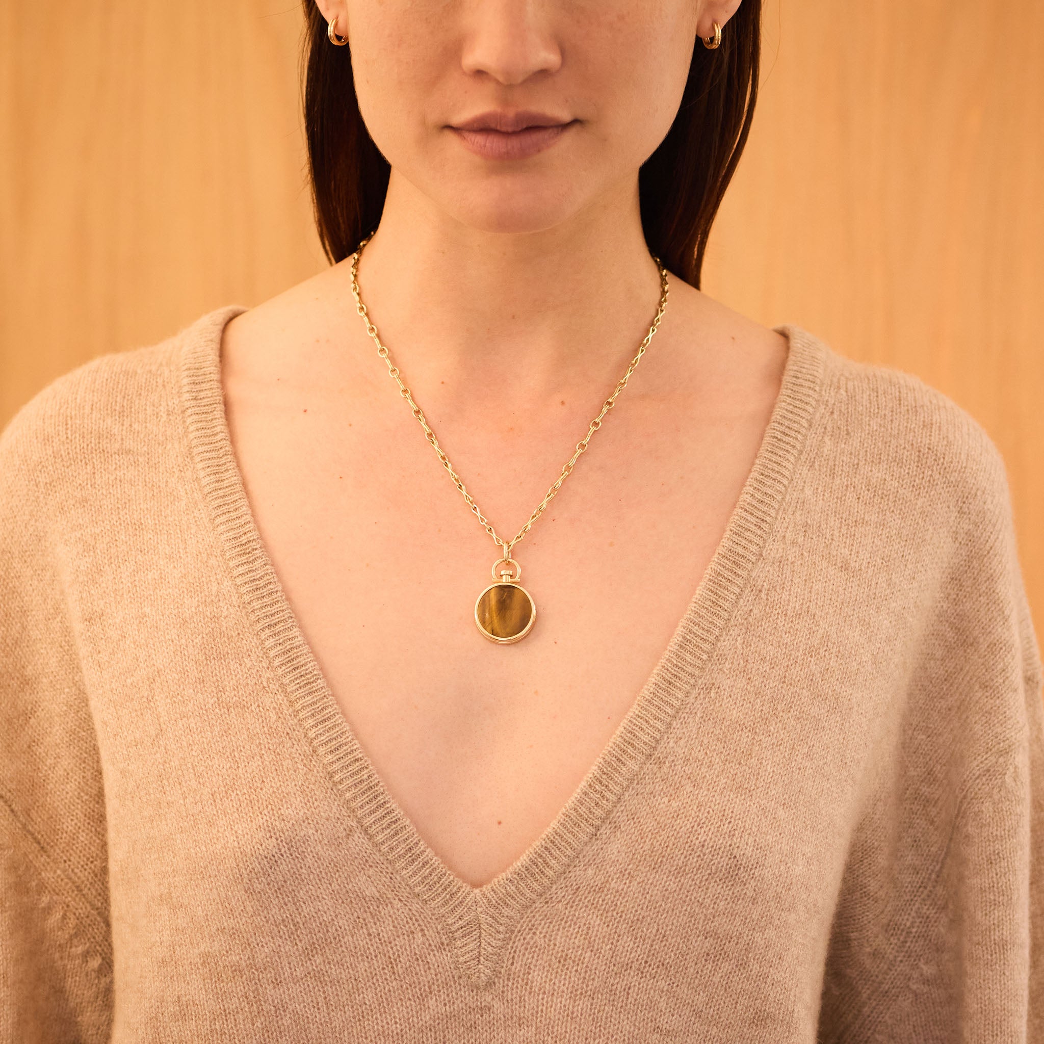 Reversible Circle Tiger's Eye Photo Locket 18k Yellow Gold (One side stone, one side barre)