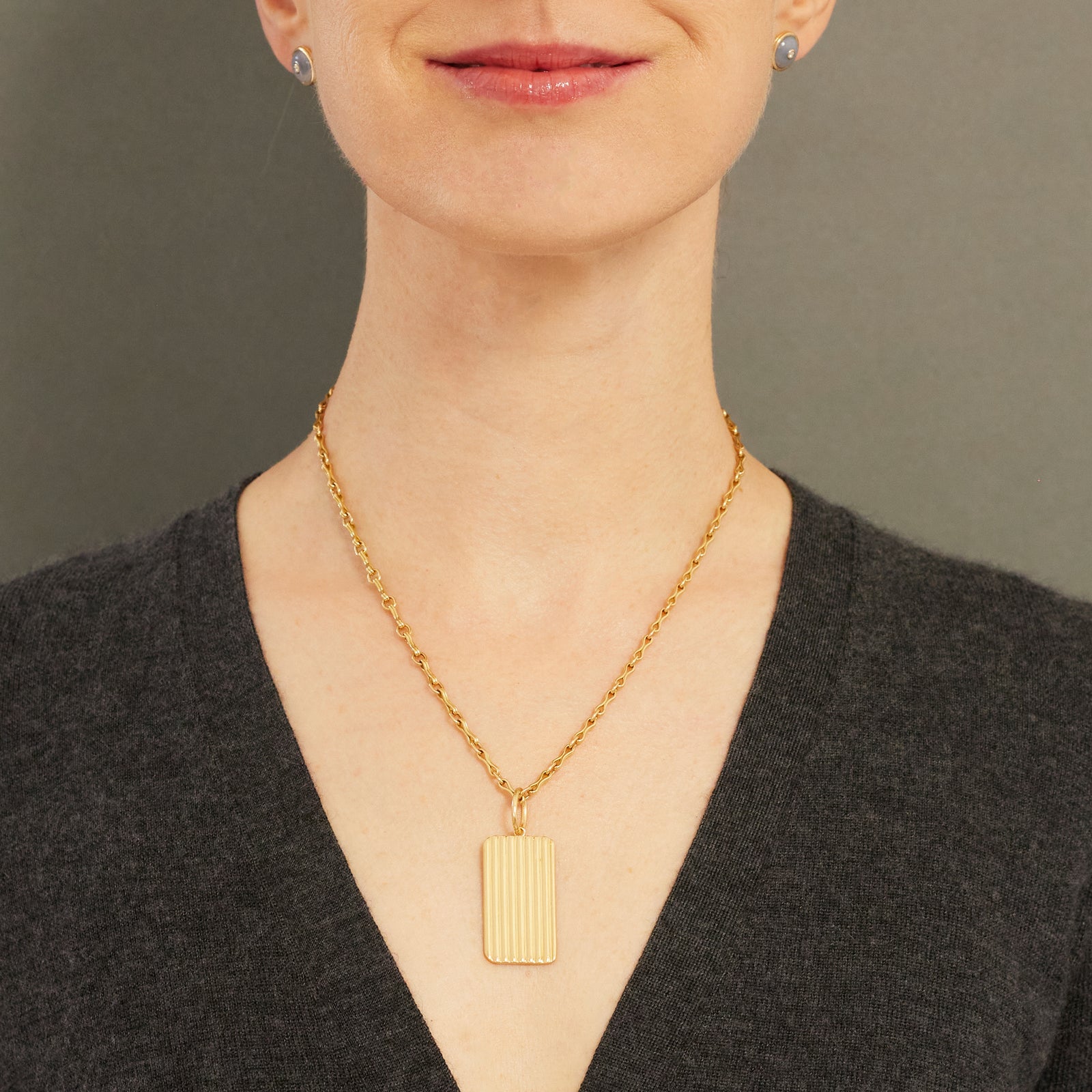 Gold rectangle pendant medallion necklace discount