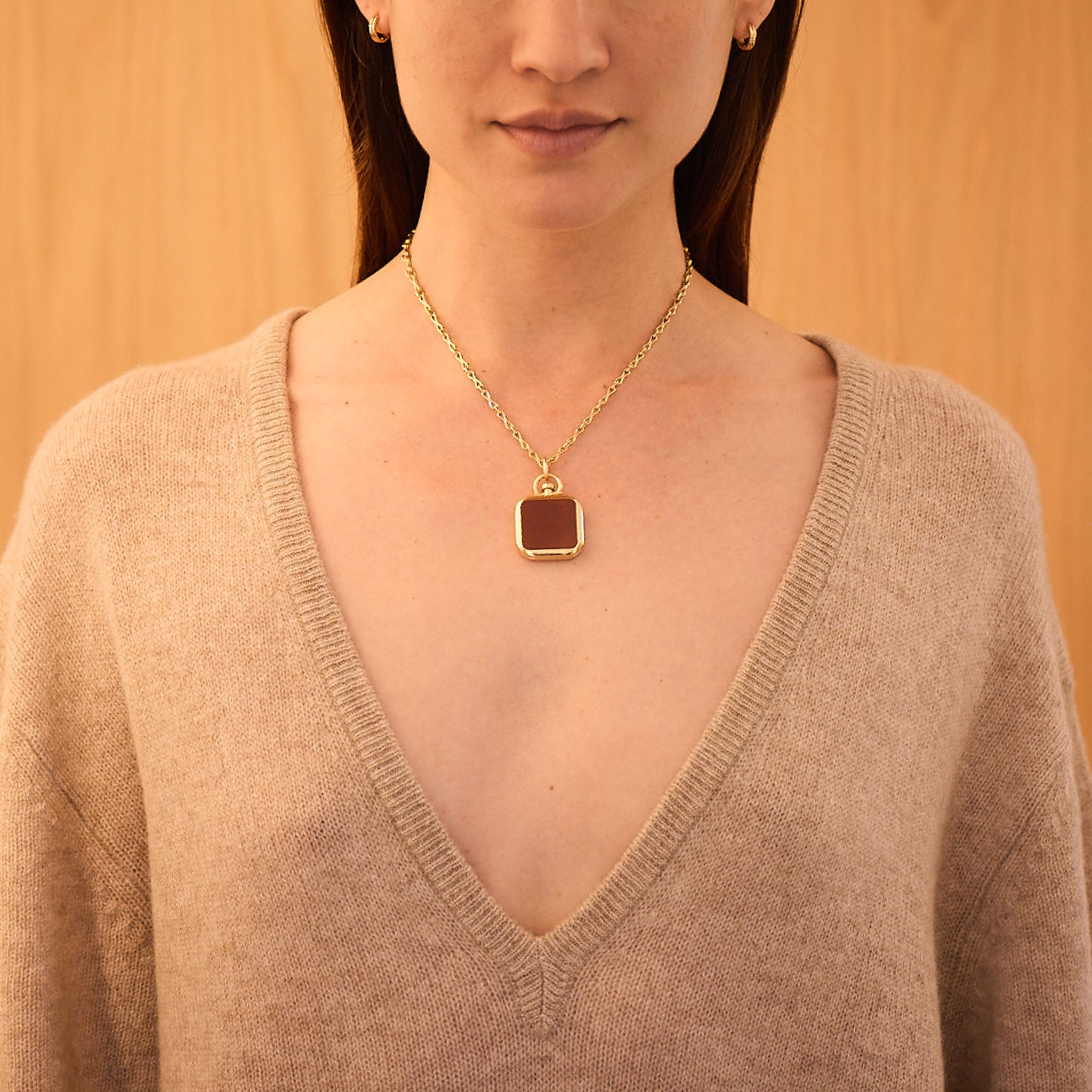 Reversible Square Red Chalcedony Barre Photo Locket 18k Yellow Gold (One Side Stone, One Side Barre)
