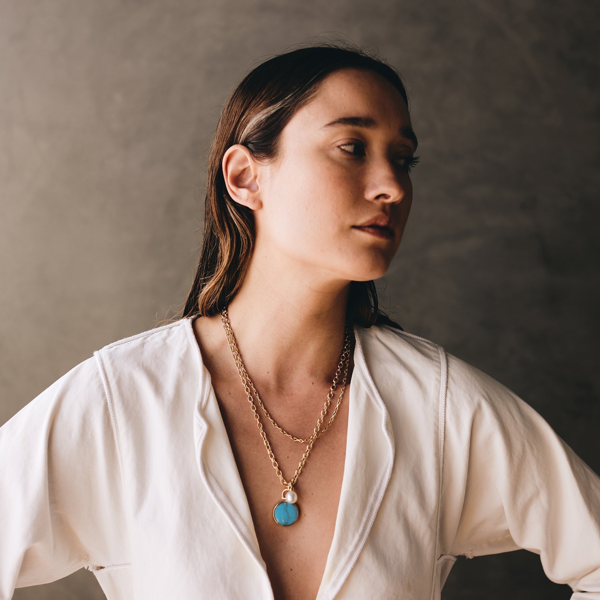 Reversible Circle Kingman Turquoise Photo Locket 18k Yellow Gold (One Side Stone, One Side Barre)
